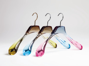 Вешалка из оргстекла