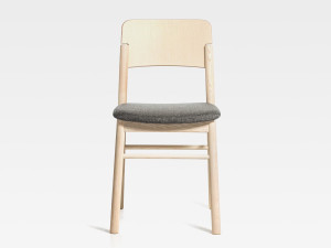 Деревянный стул с мягким сиденьем