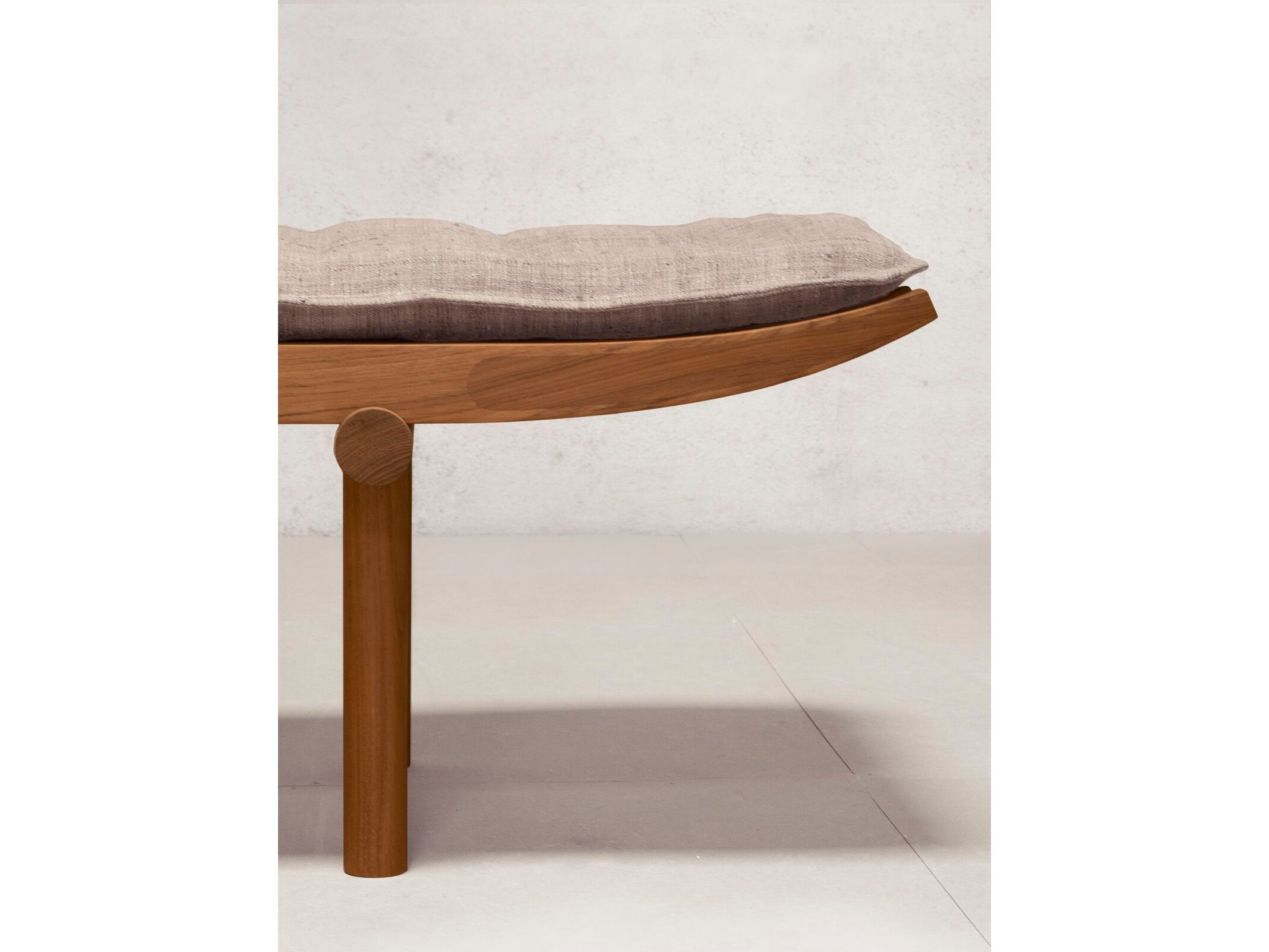 Скамейка из тикового дерева Phantom Hands Nandi ARCH-00011425 - Вид №2