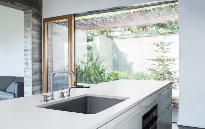 VOLA Смеситель для кухни с ручным душем на палубе sun-id-1505077 - Вид №2