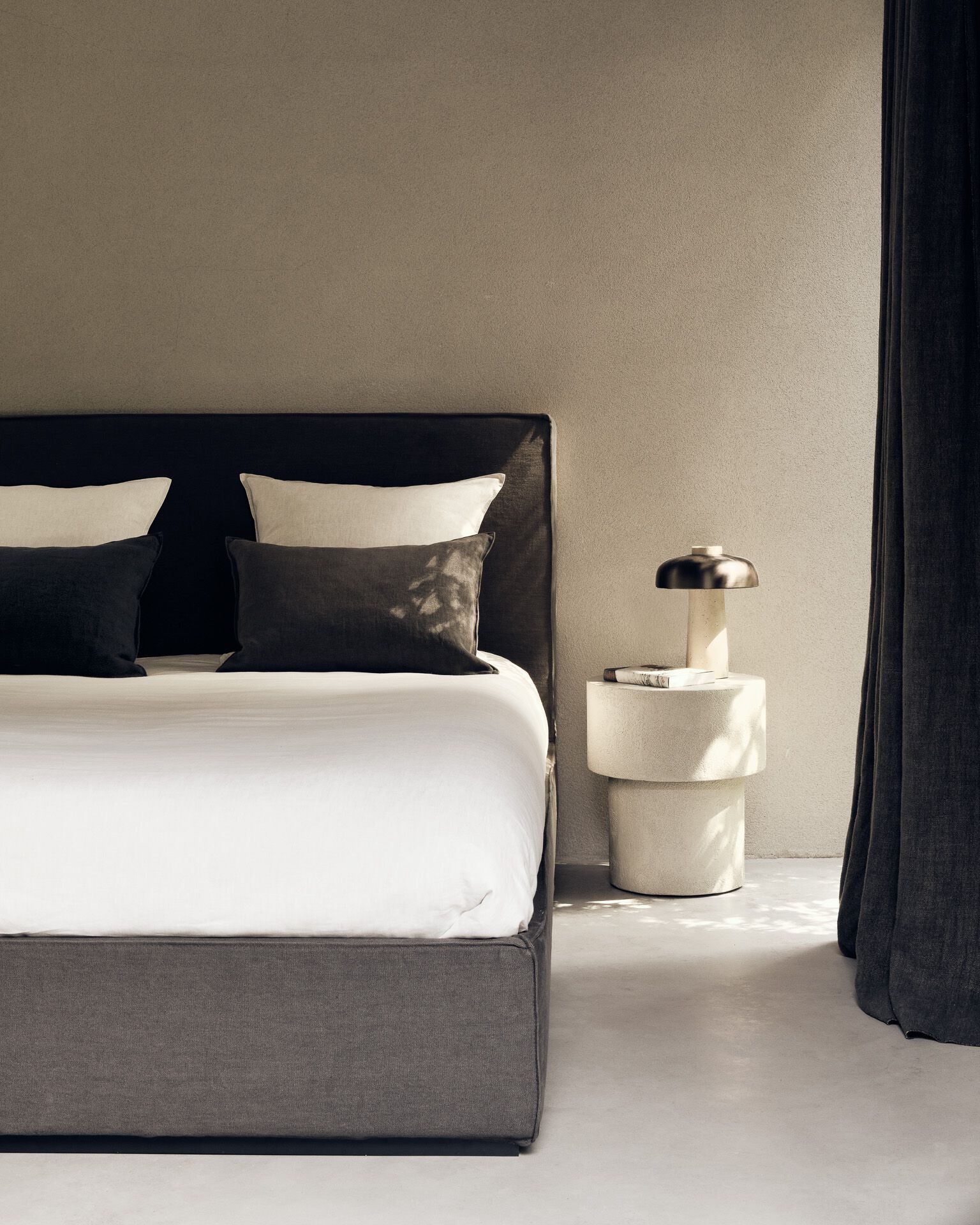 Высокий круглый журнальный столик Ethnicraft Elements ARCH-00001073 - Вид №8