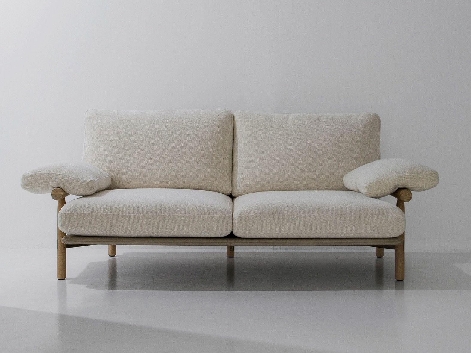 2-местный тканевый диван District Eight Stilt ARCH-00142768