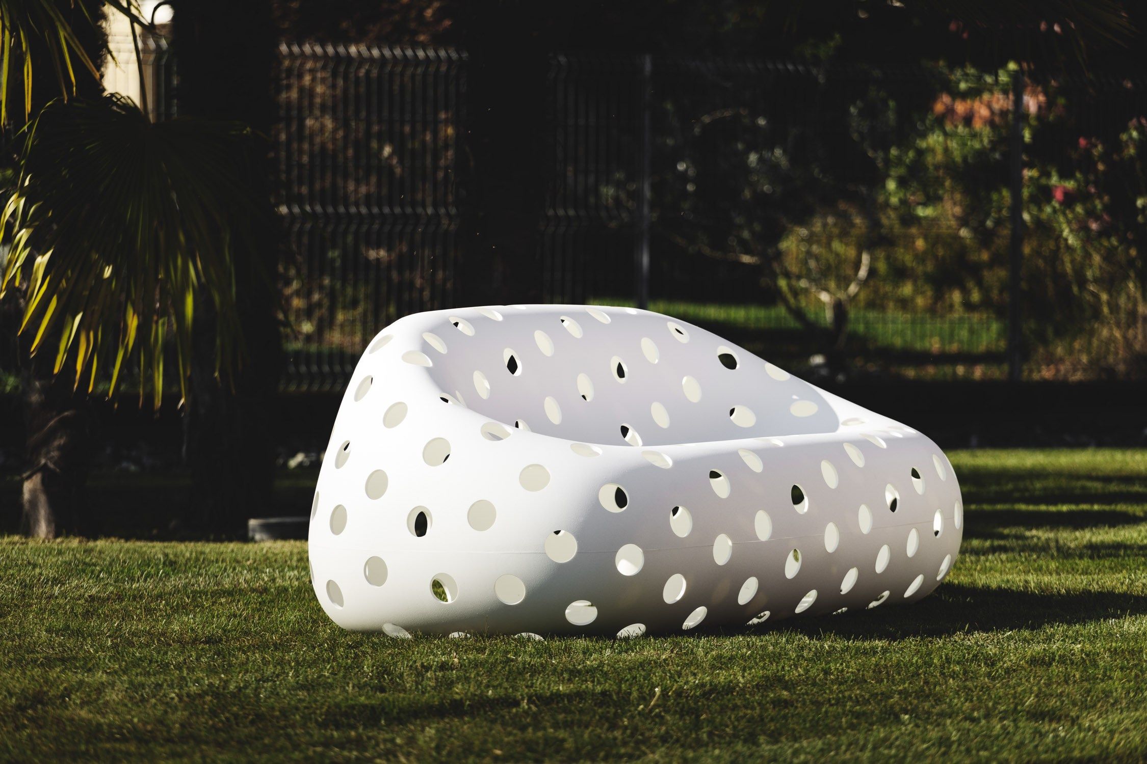 3-местный полиэтиленовый садовый диван PLUST Airball ARCH-00068205 - Вид №2