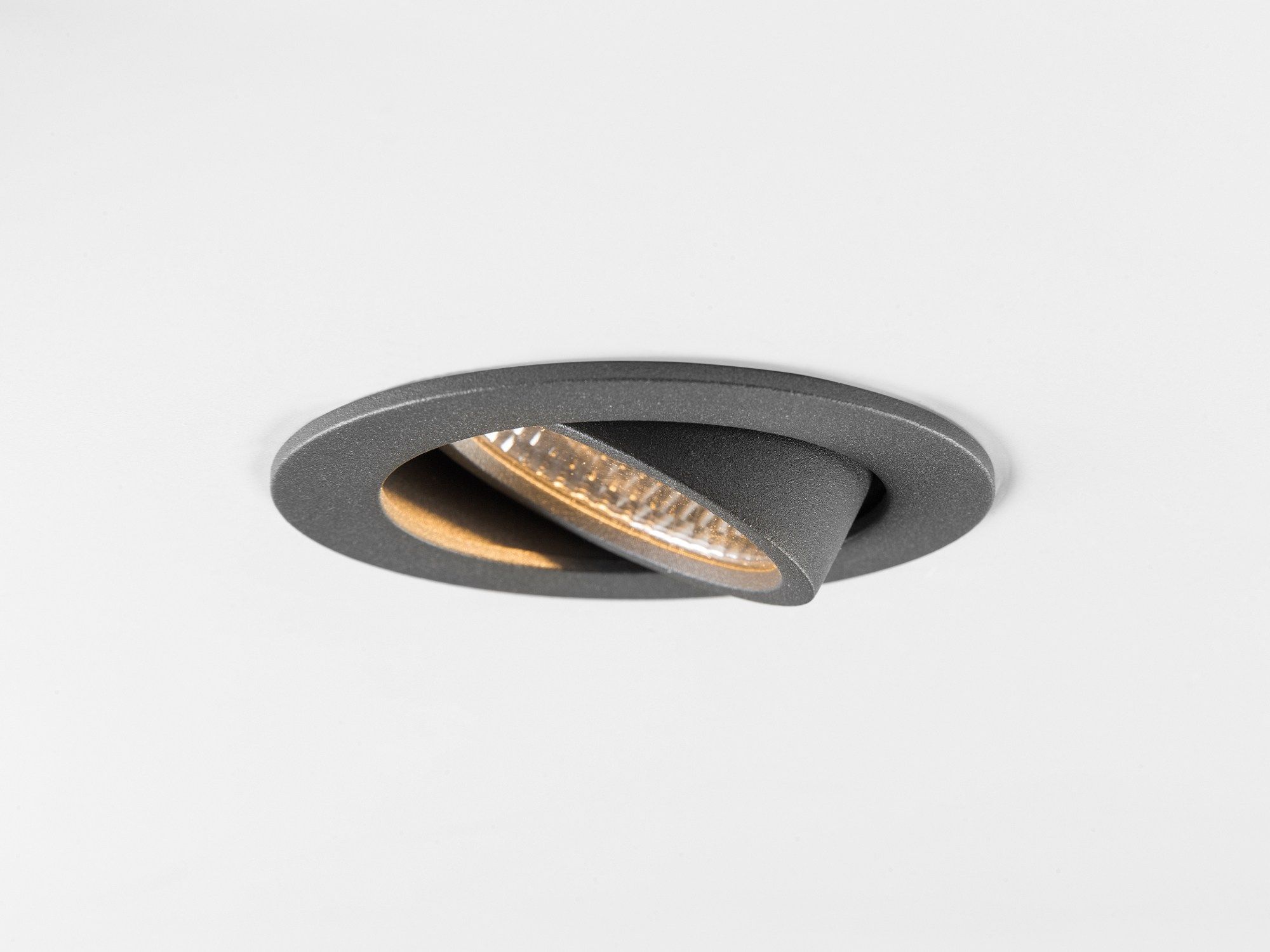 Регулируемый светодиодный прожектор Modular Lighting Instruments ARCH-00126683 - Вид №1