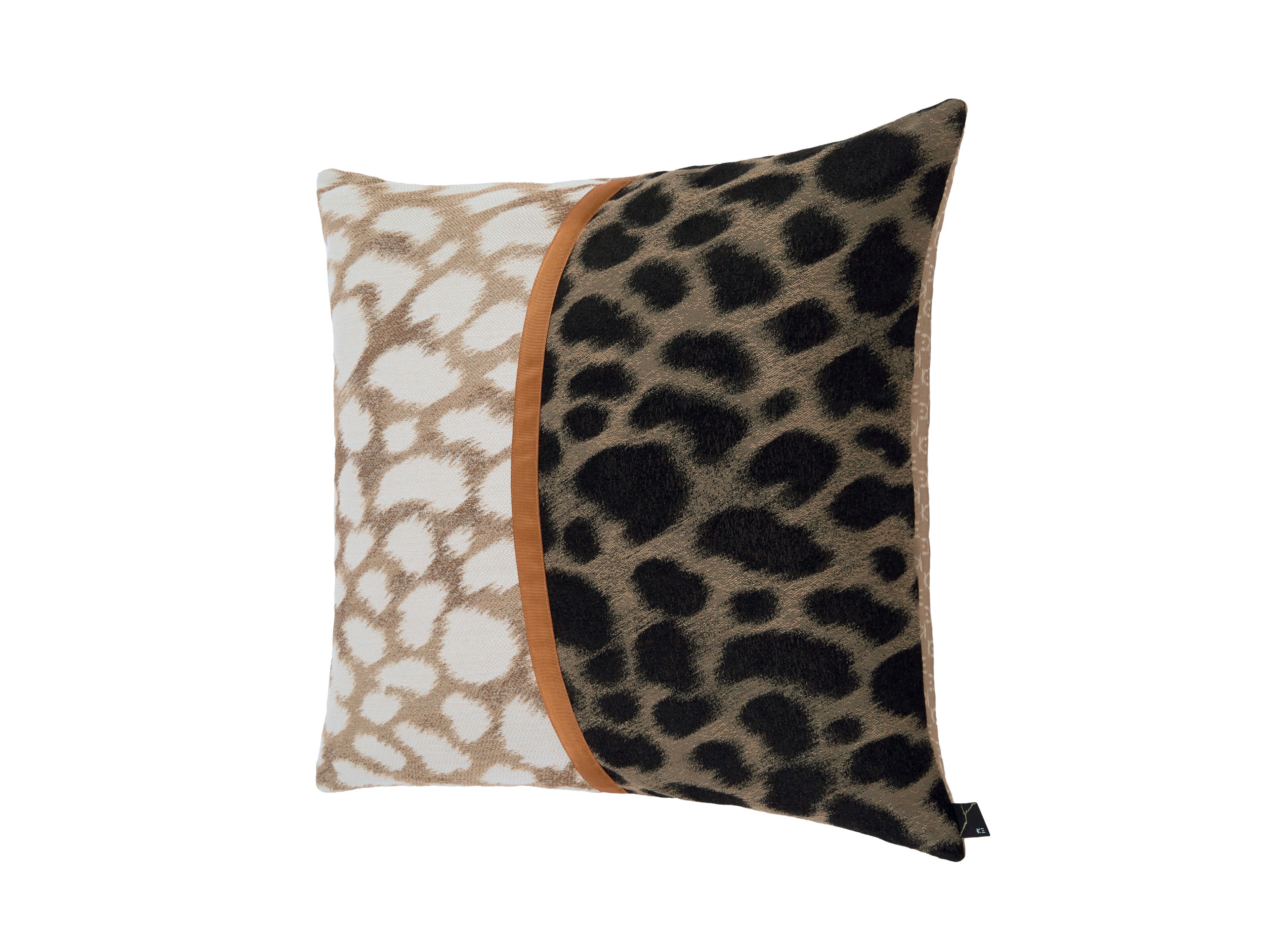 Квадратная подушка K-3 Tora ARCH-00010176