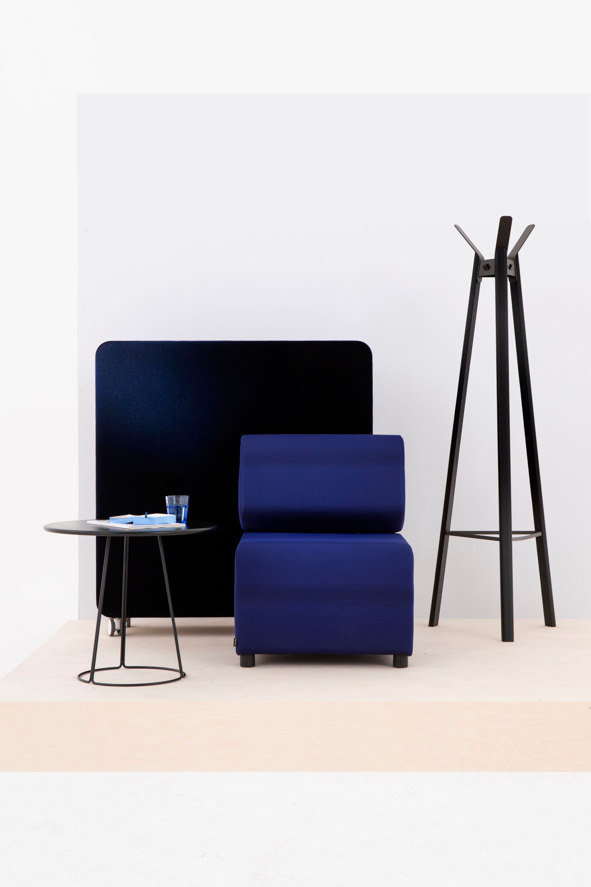 Круглый стол из стали и дерева Cascando Paddy ARCH-00126936 - Вид №3