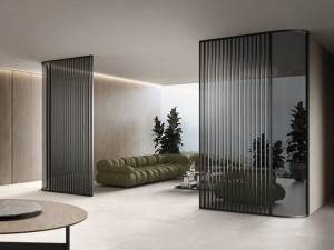 Стеклянная и алюминиевая перегородка