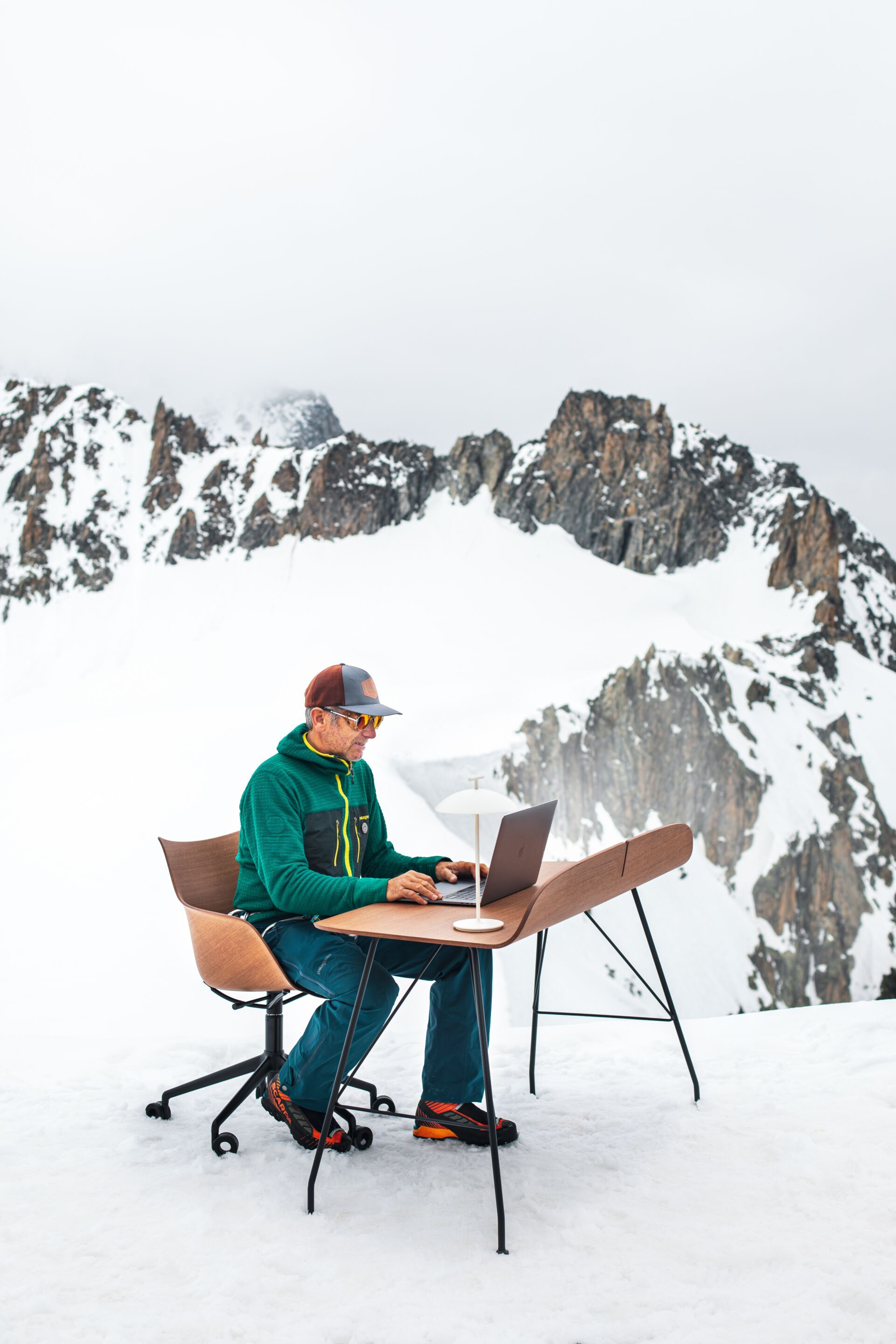 Стул с регулируемой высотой из шпона с мягким сиденьем Kartell Smart Wood ARCH-00145770 - Вид №4