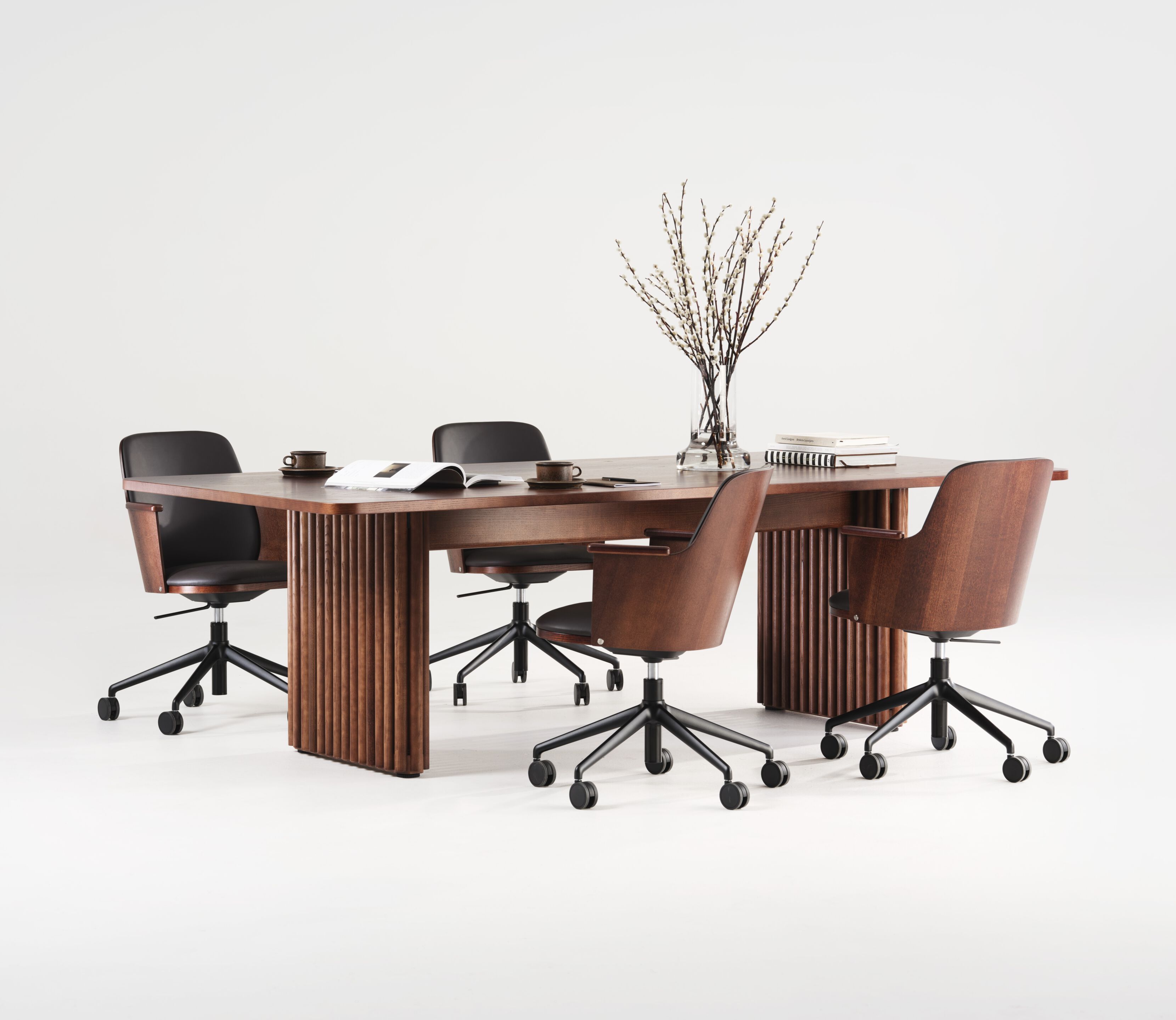 Круглый стол для совещаний с электрической розеткой Karl Andersson Опера ARCH-00052578 - Вид №2