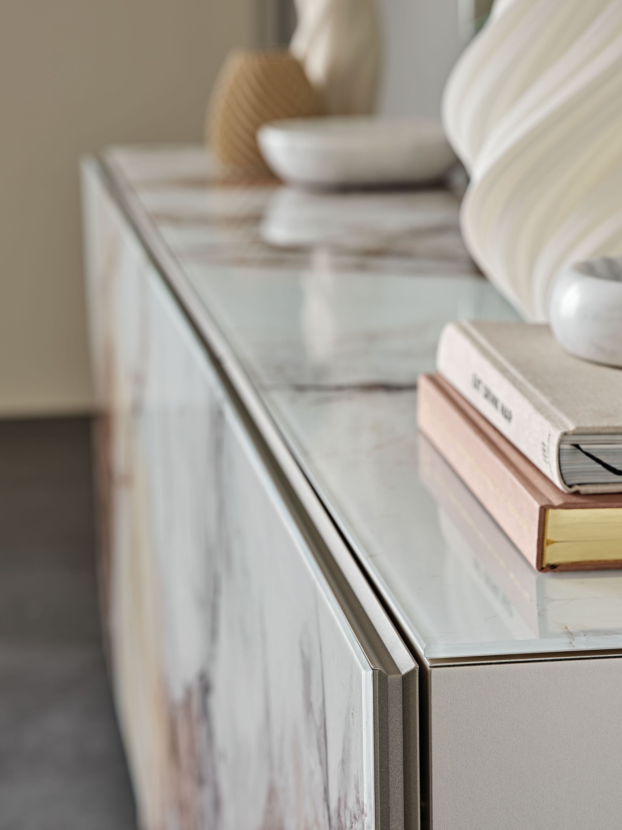 Шкаф из дерева и стекла с распашными дверями Cattelan italia FOCUS CRYSTALART ARCH-00119416 - Вид №2