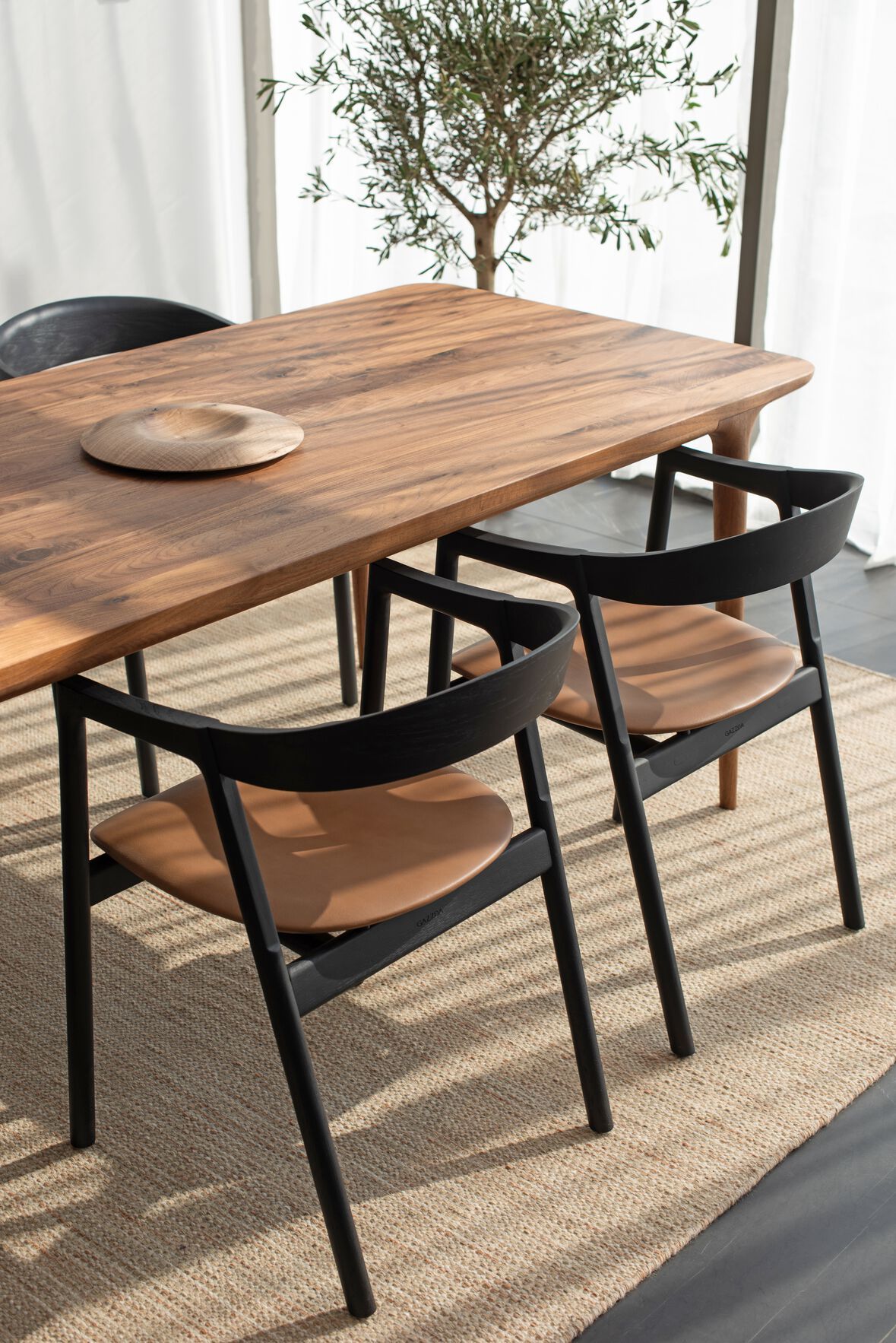 Мягкое кожаное кресло с открытой спинкой Gazzda MUNA ARCH-00051365 - Вид №11