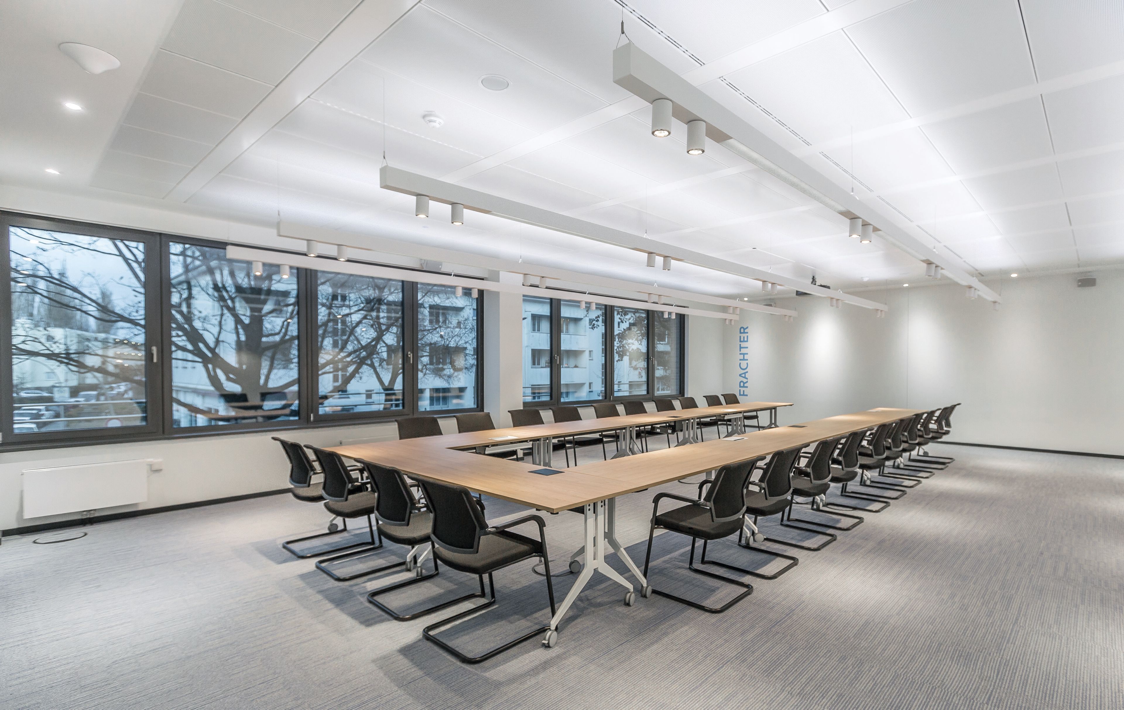 Модульный стол для совещаний из меламина с системой люверсов Haworth PLANES ARCH-00091360 - Вид №10