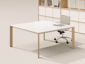 Квадратный ламинированный стол