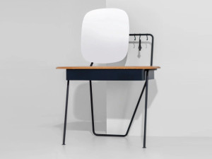 Мобильный туалетный столик