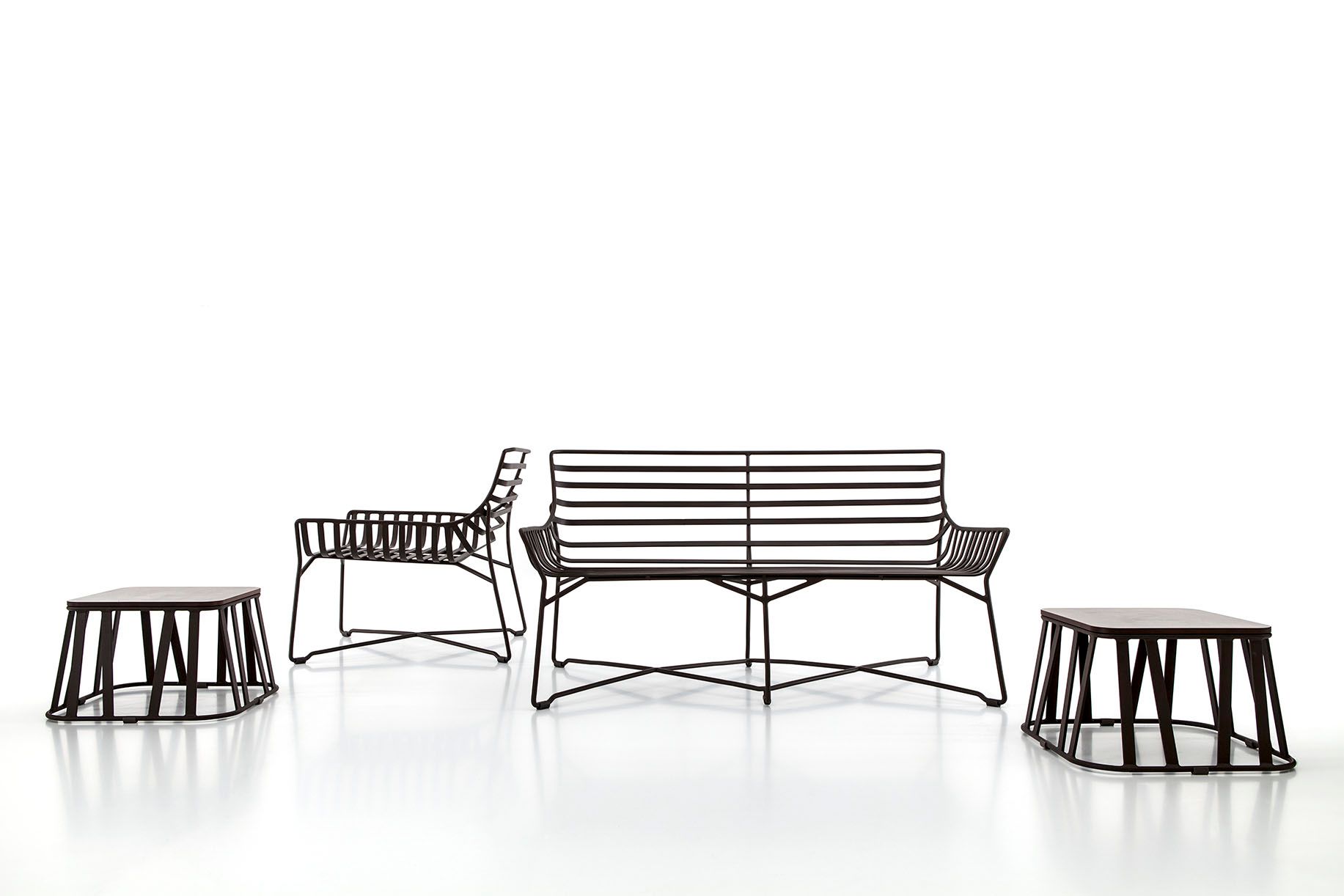 Журнальный столик из алюминия и стекла Roberti Hamptons Graphics ARCH-00111300 - Вид №3