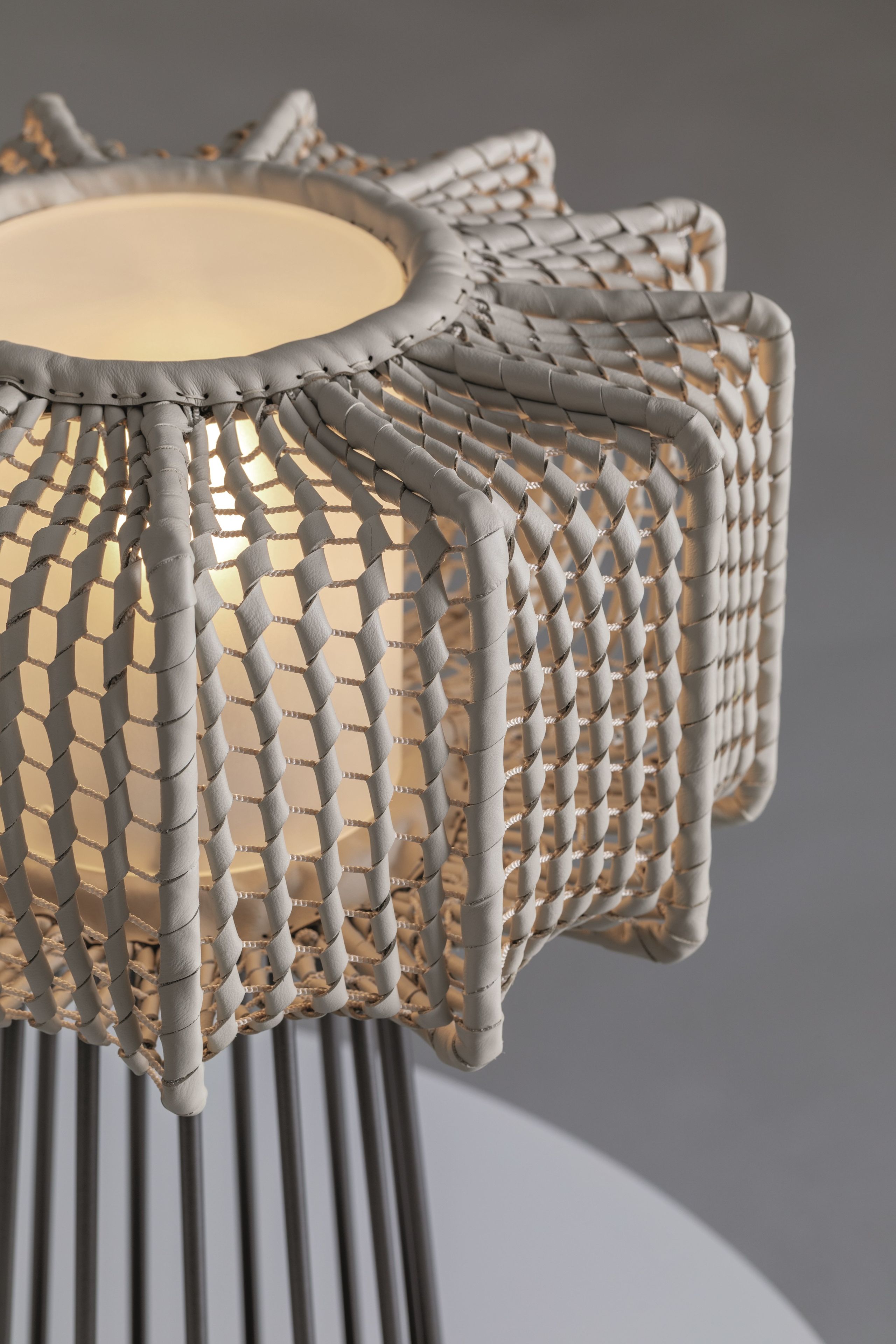 Кожаная настольная лампа Natevo Arno ARCH-00110943 - Вид №3