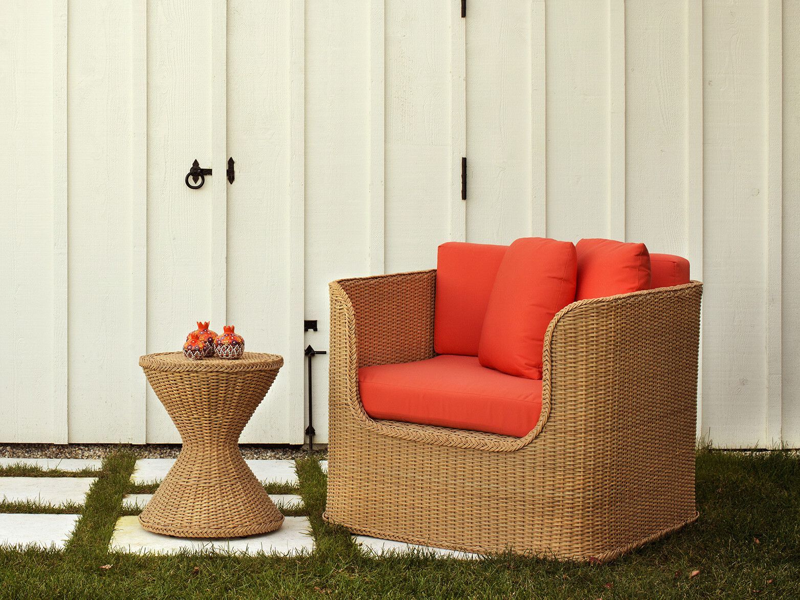 Садовое кресло из смолы с подлокотниками Walters French Braid ARCH-00037590 - Вид №1