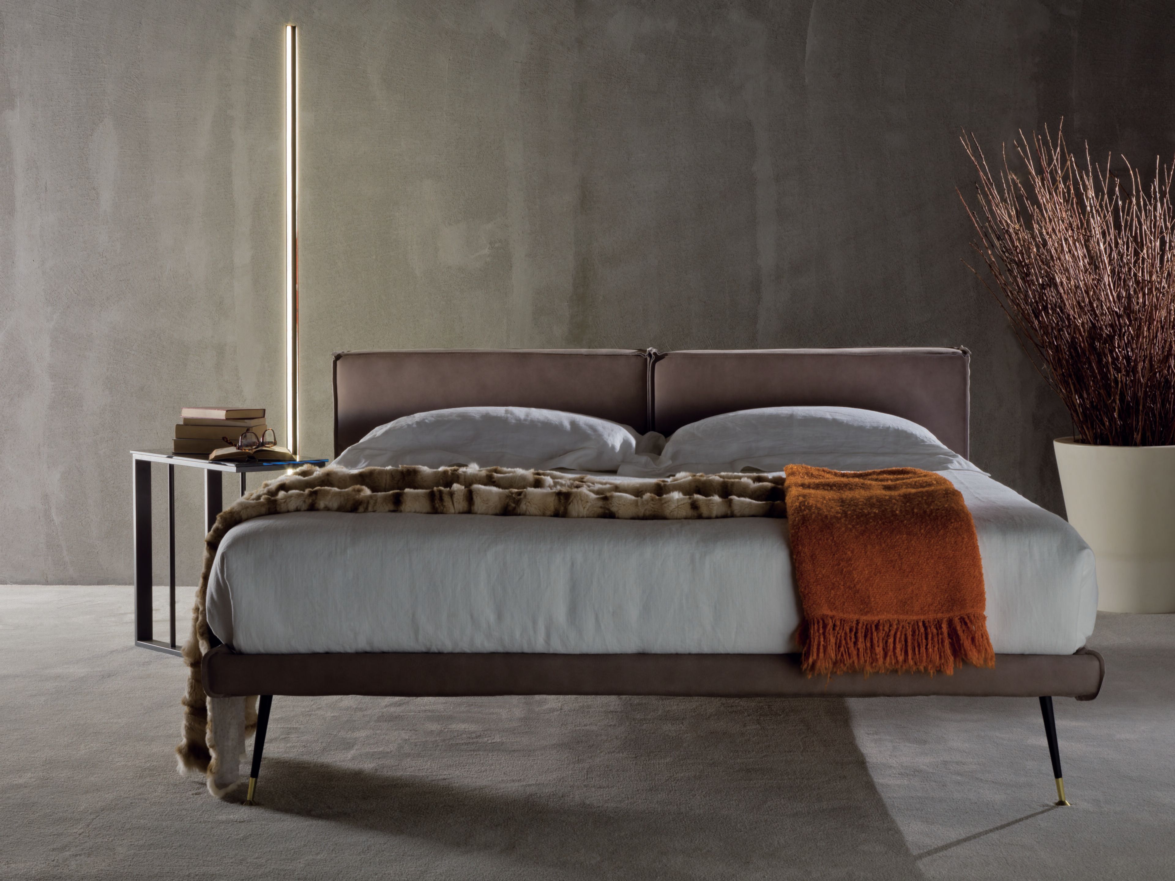 Кожаная двуспальная кровать с мягким изголовьем GRUPPO FOX ночь Фокса ARCH-00051522 - Вид №1