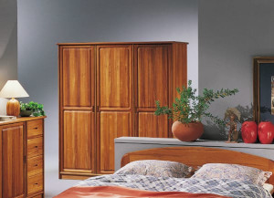 Деревянный шкаф на заказ