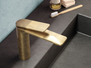 Однорычажный смеситель для раковины с одним отверстием