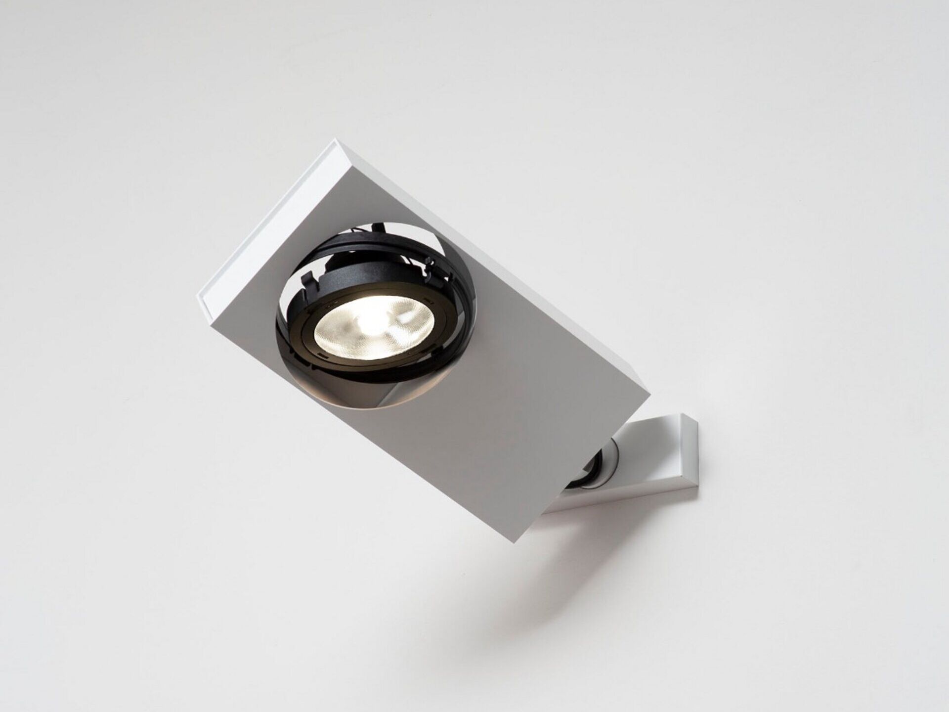 Регулируемый алюминиевый светодиодный настенный светильник Martinelli Luce Sistema Brick ARCH-00071495