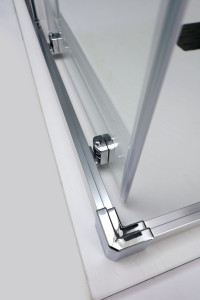 Угловая душевая кабина с раздвижной дверью