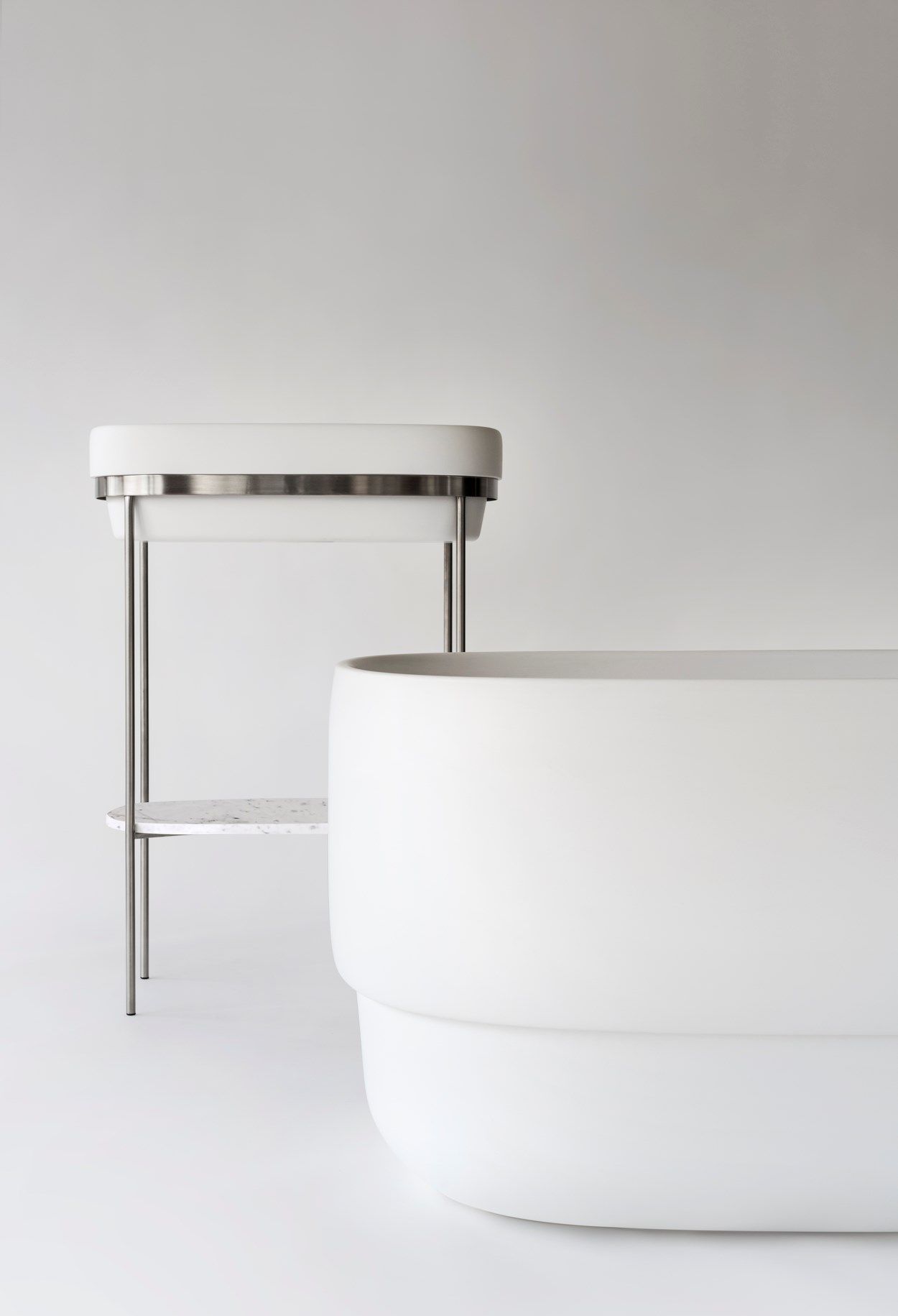 Овальная ванна в центре комнаты в Livingtec® Ex.T Лента ARCH-00072664 - Вид №3