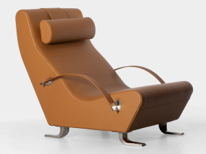 Кожаное кресло с подголовником