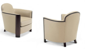 Кожаное кресло с подлокотниками