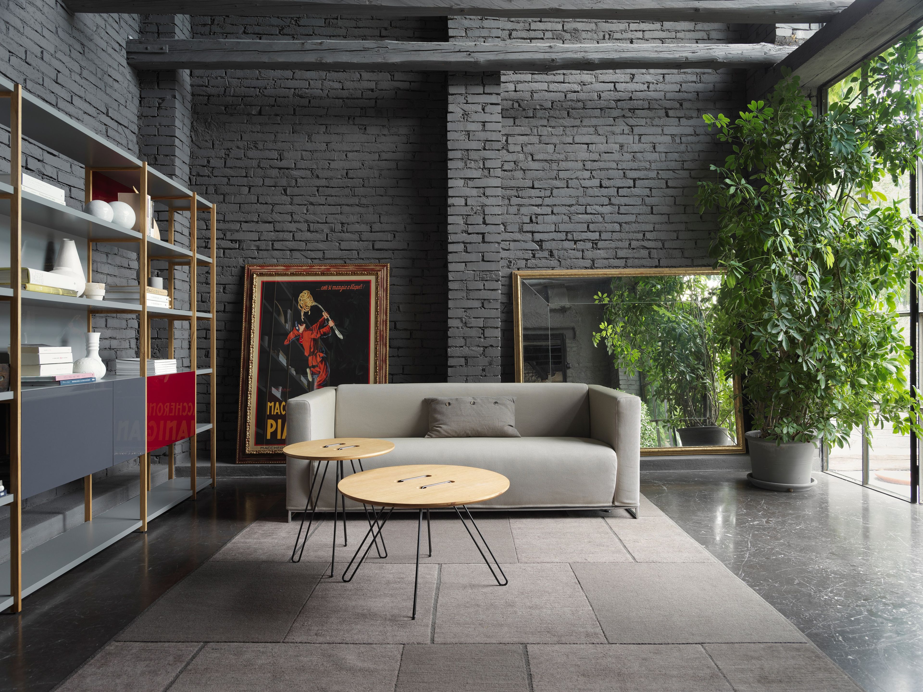 Высокий круглый журнальный столик из дуба Casamania & Horm Twine T ARCH-00086347 - Вид №4