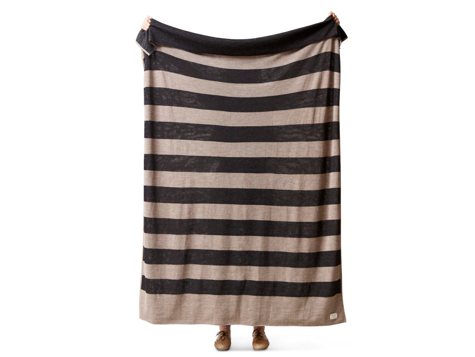 Полосатый плед из альпаки Form & Refine Aymara ARCH-00104631