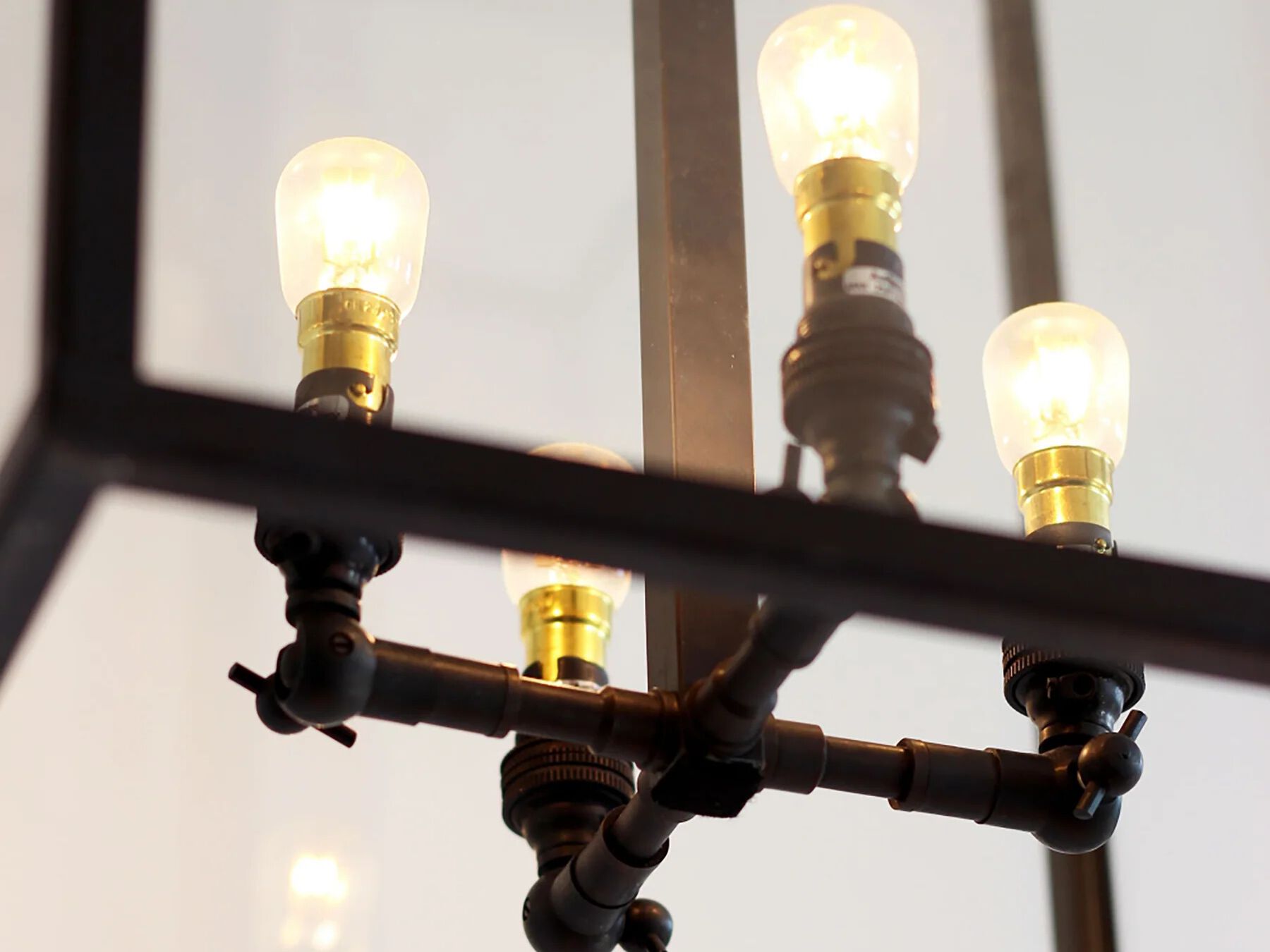 Латунный подвесной светильник Authentage Lighting Vitrine Petite ARCH-00092504 - Вид №2