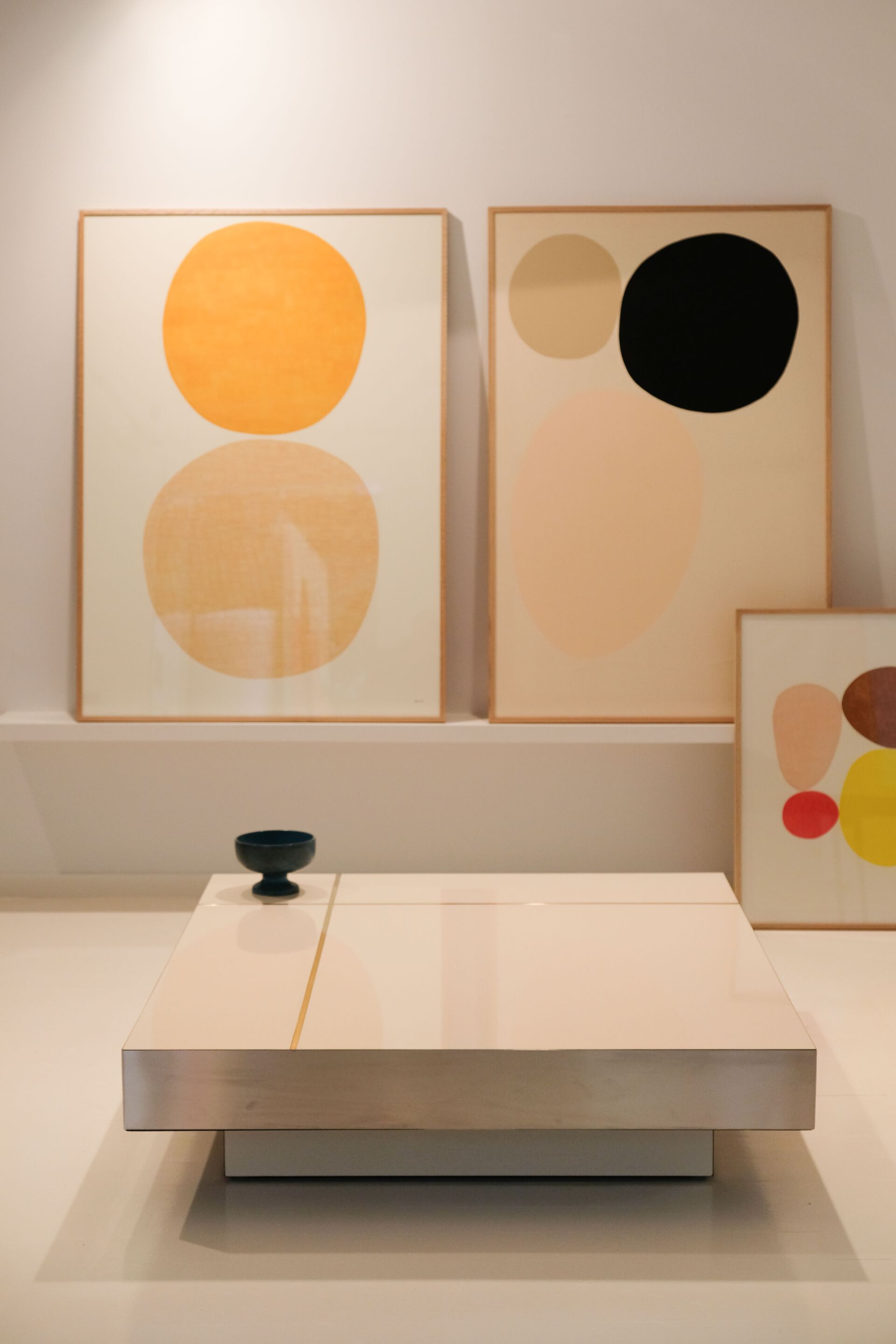 Низкий журнальный столик с латунной инкрустацией Jover+Valls Antique Boutique-Malibu ARCH-00001491 - Вид №1