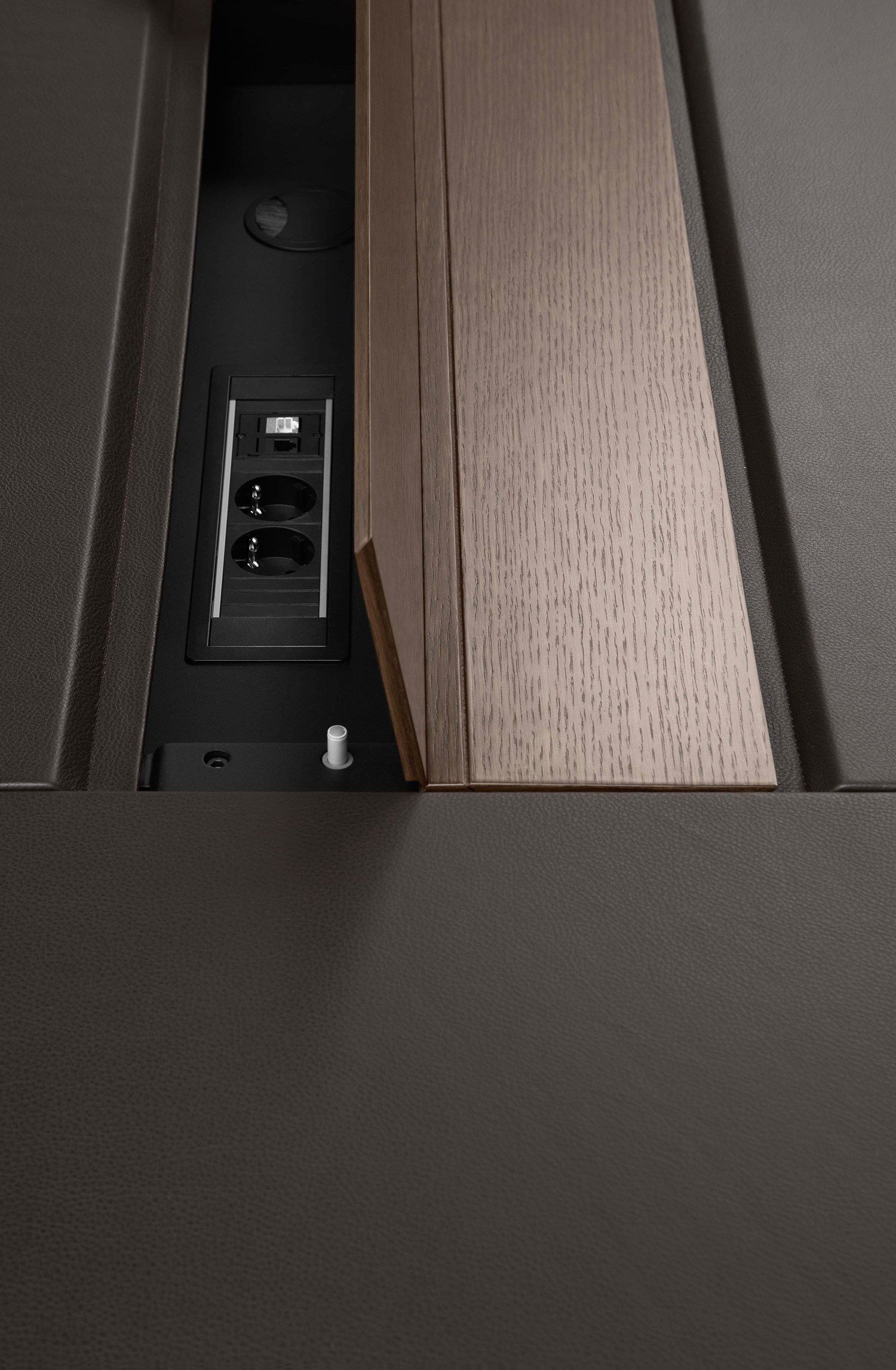 Прямоугольный стол для совещаний Poltrona Frau офис-системы управления ARCH-00088312 - Вид №1