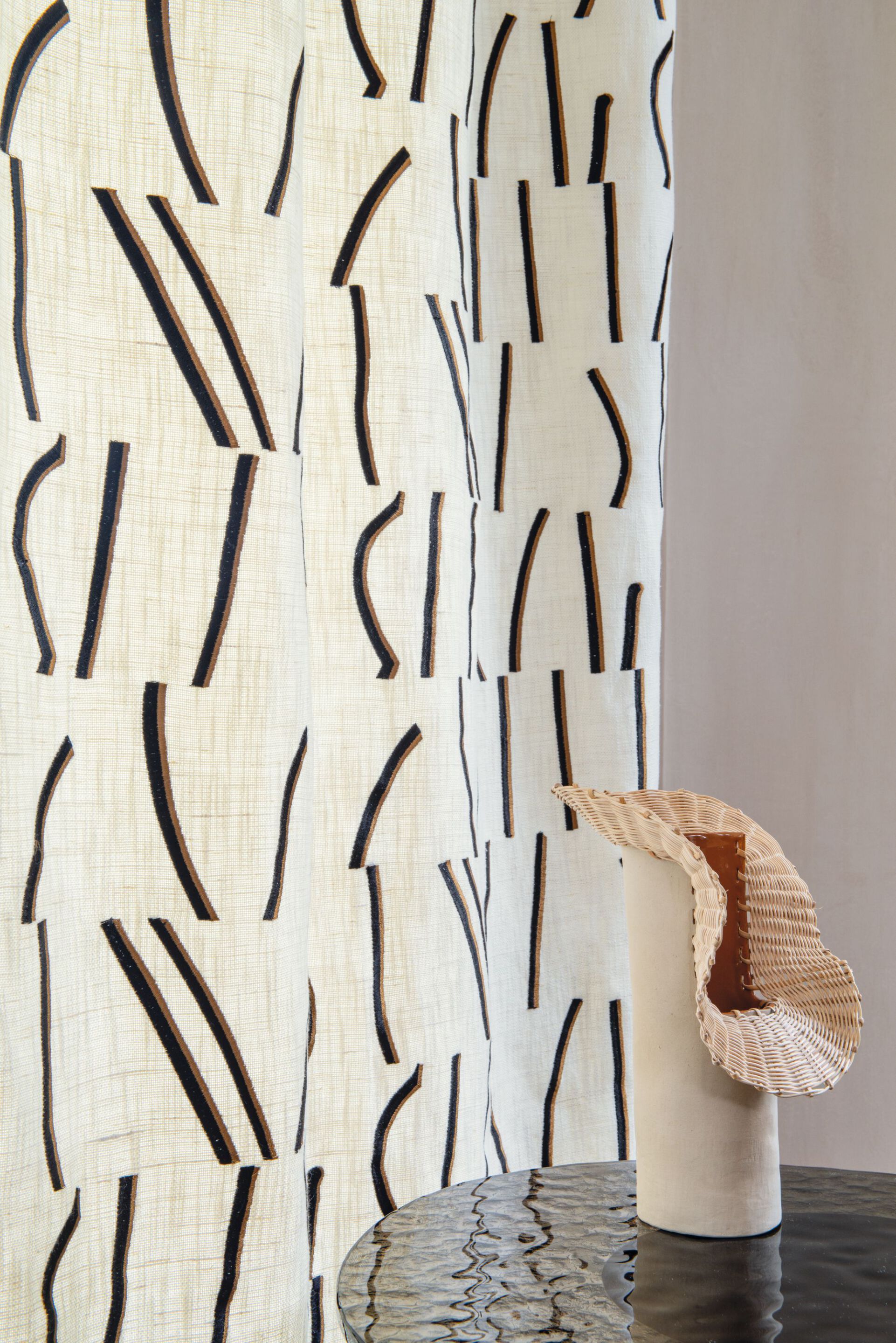 Вышитая ткань с графическим рисунком Casamance Linefolia ARCH-00102688 - Вид №2