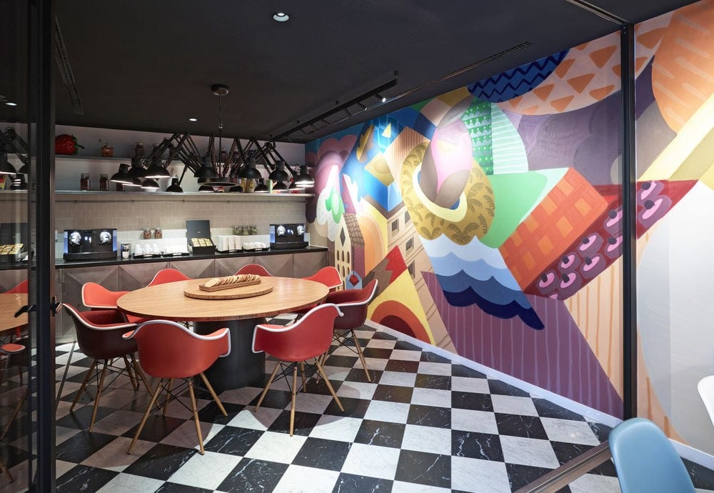 Стул из полипропилена со встроенной подушкой VITRA Eames Plastic Chair ARCH-00020618 - Вид №4