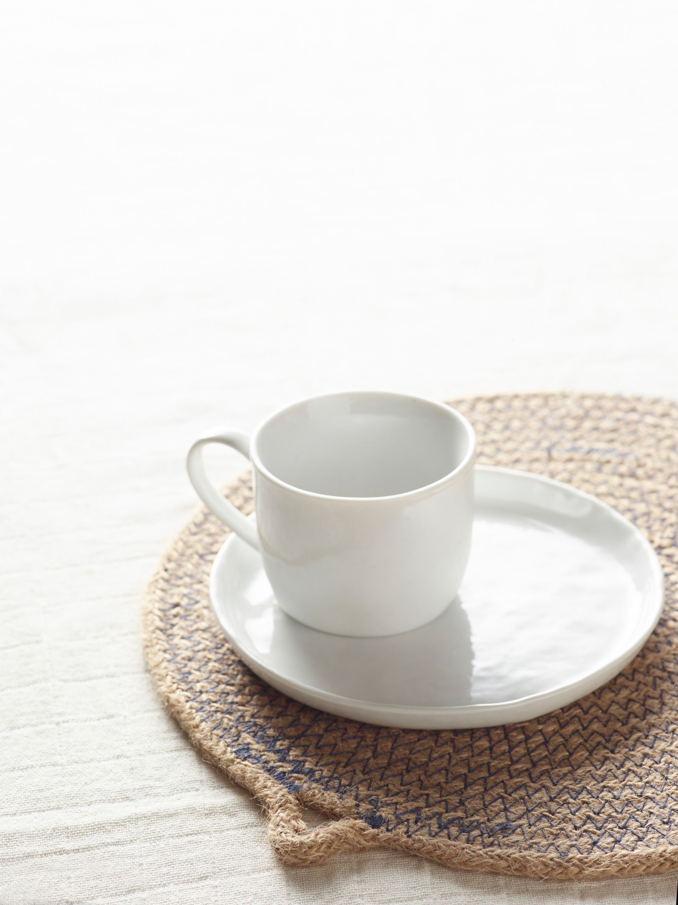 Фарфоровая чашка с блюдцем POMAX Porcelino White ARCH-00029098 - Вид №2