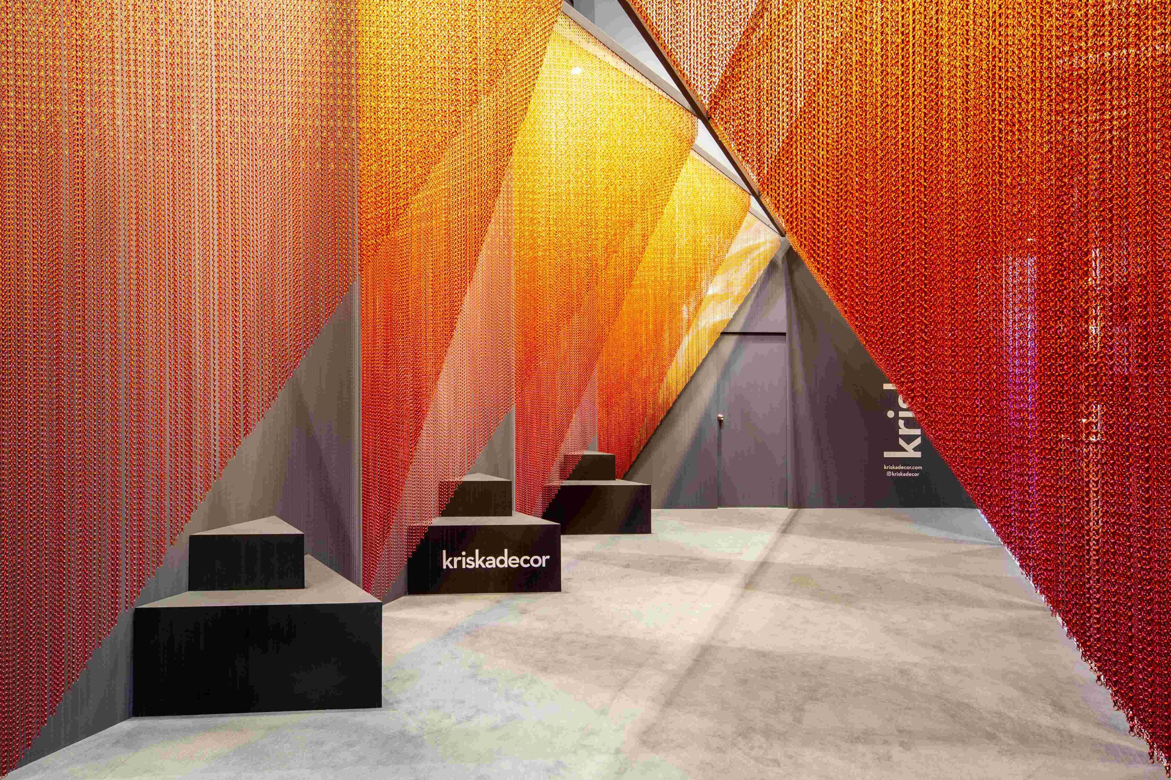 Алюминиевая цепь водопад занавес Kriskadecor EUROSHOP 2020 STAND ARCH-00144522 - Вид №4