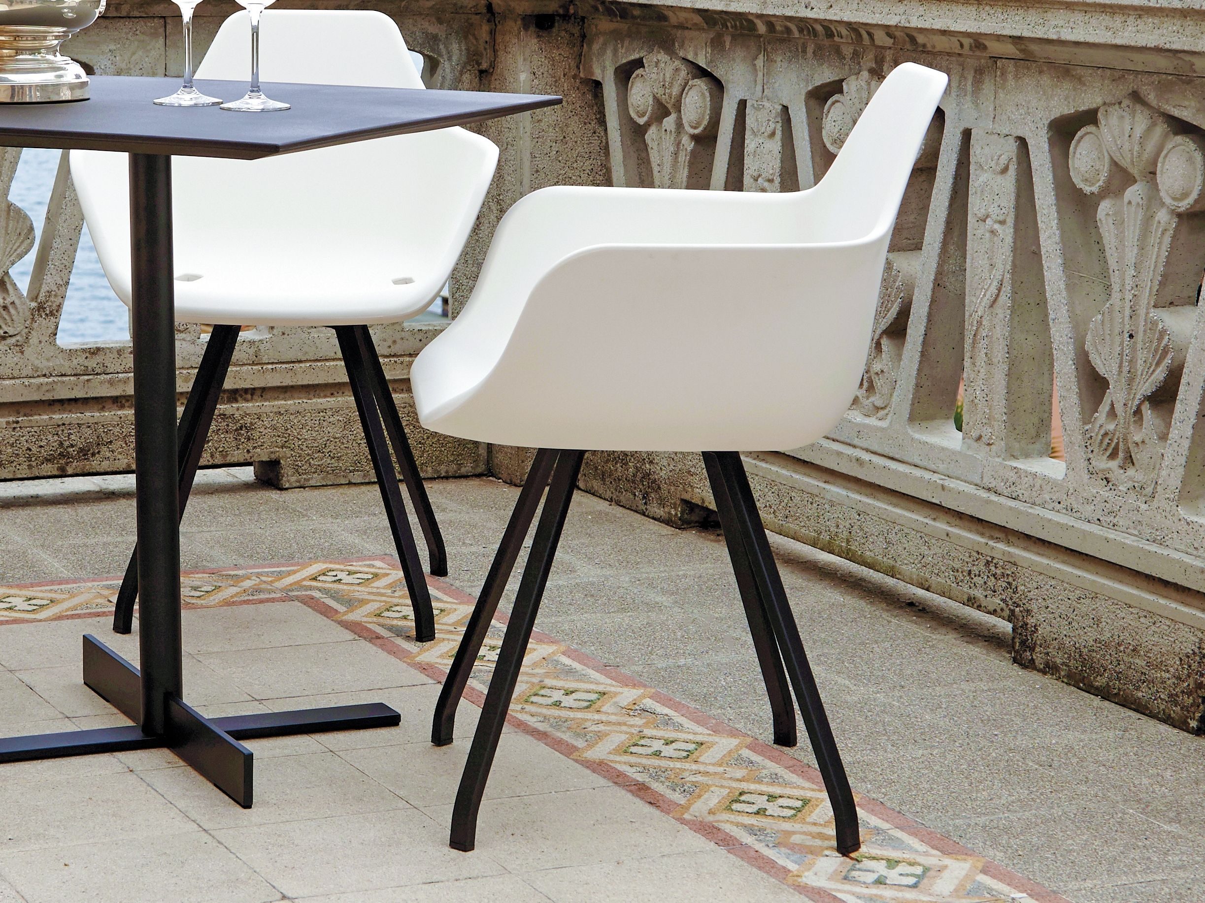 Стул из полиэтилена с подлокотниками ALMA DESIGN y Chair ARCH-00091130 - Вид №5