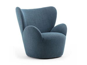 Тканевое кресло с подлокотниками