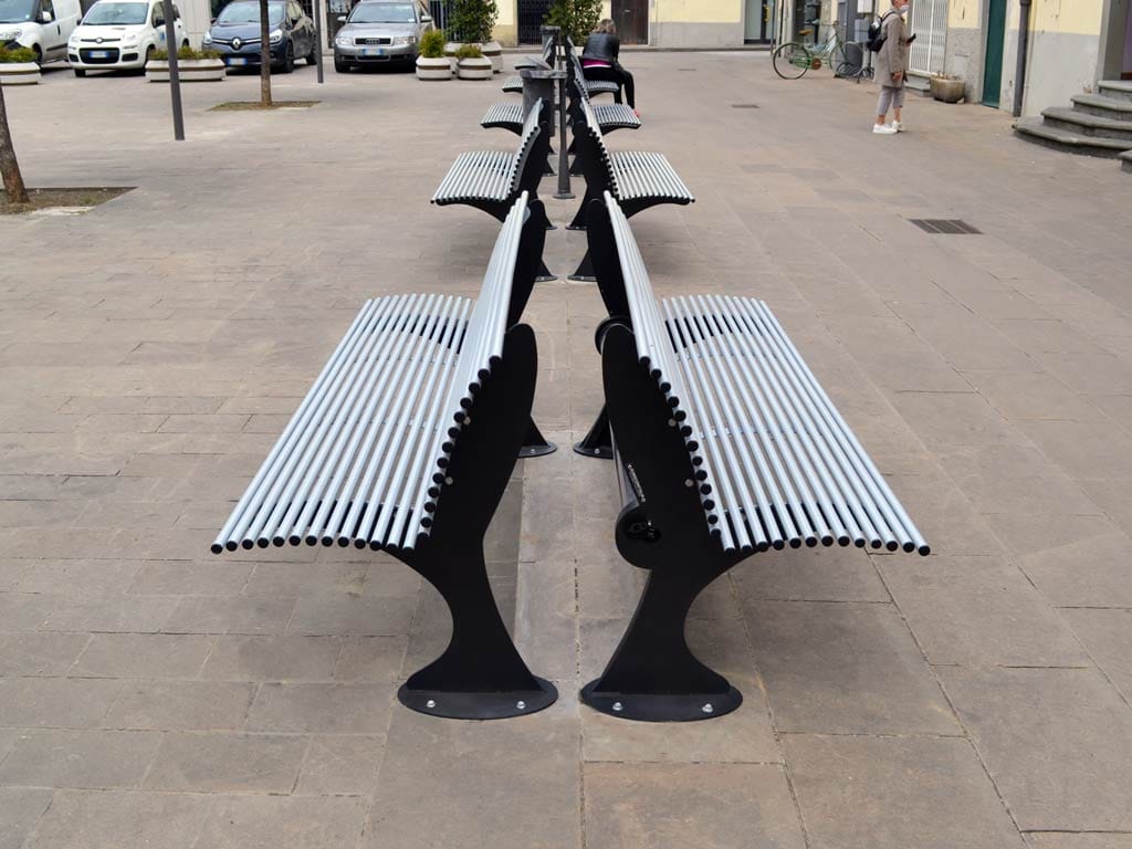 Стальная скамья со спинкой EUROCOMITALIA современная мебель ARCH-00088646 - Вид №3