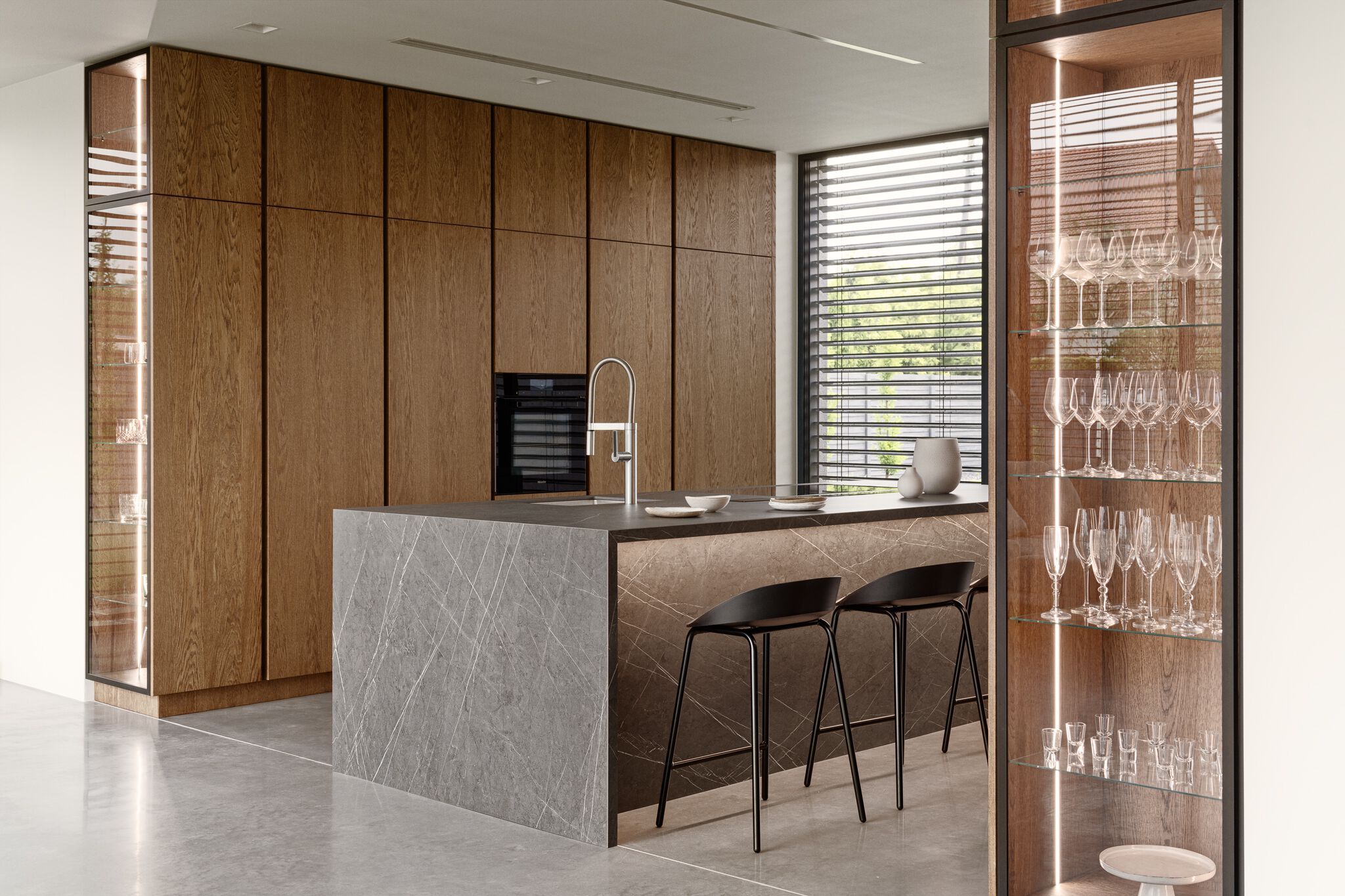 Деревянная и каменная кухня с островом Zajc Z4 ARCH-00043793 - Вид №1