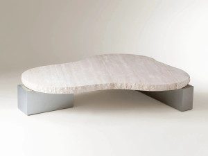 Журнальный столик из травертина для гостиной