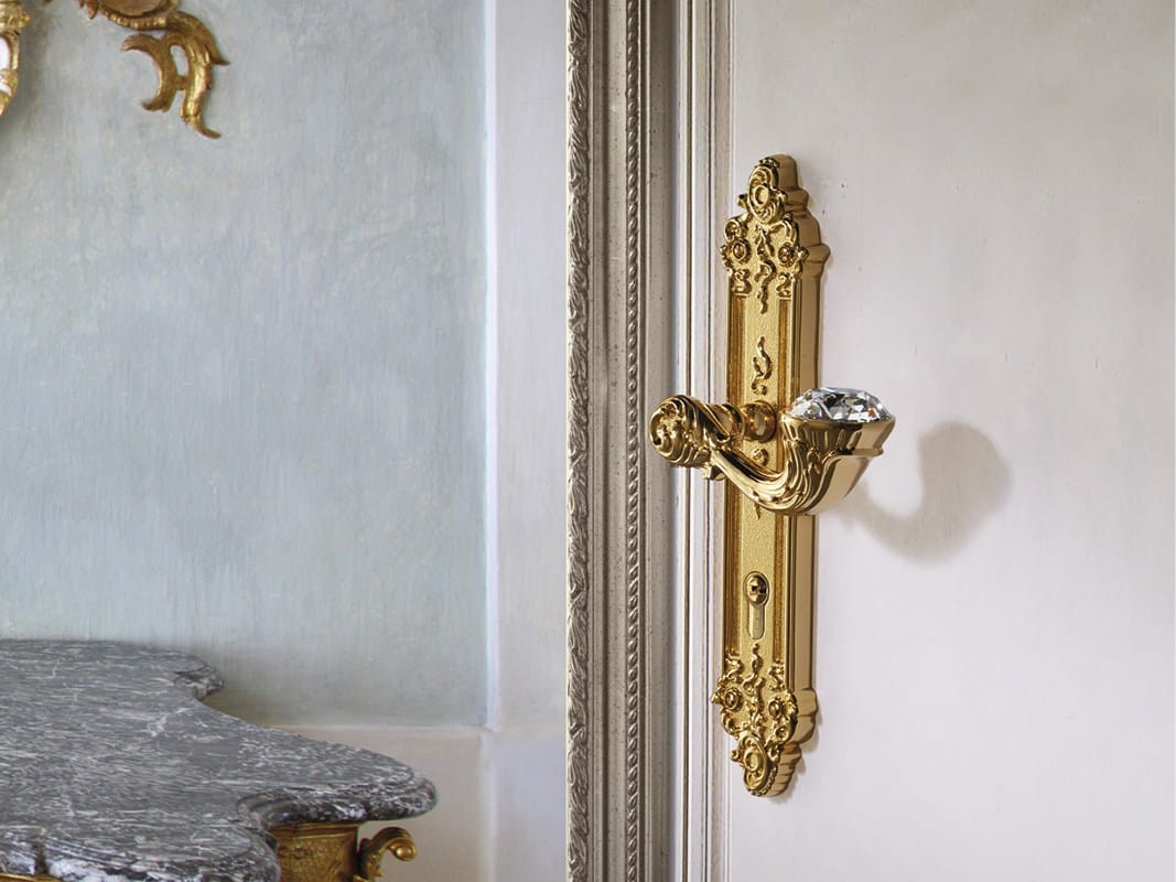 Латунная ручка в стиле Людовика XIV с кристаллами Swarovski® на пластине LINEA CALI' Brilliant Diamond ARCH-00002005 - Вид №1