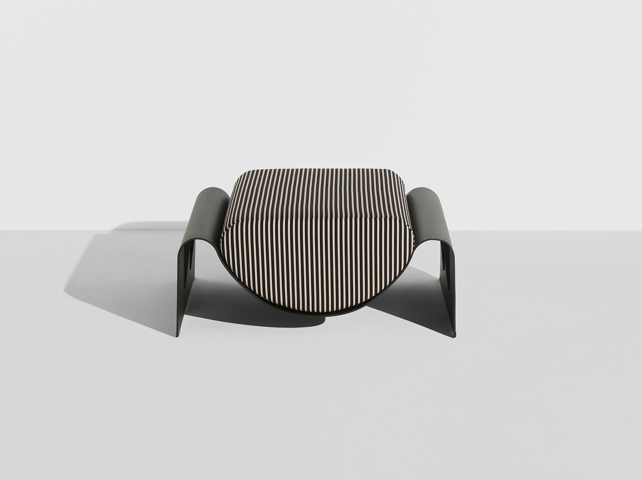 Алюминиевая подставка для ног с порошковым покрытием Petite Friture Eclipse ARCH-00140544