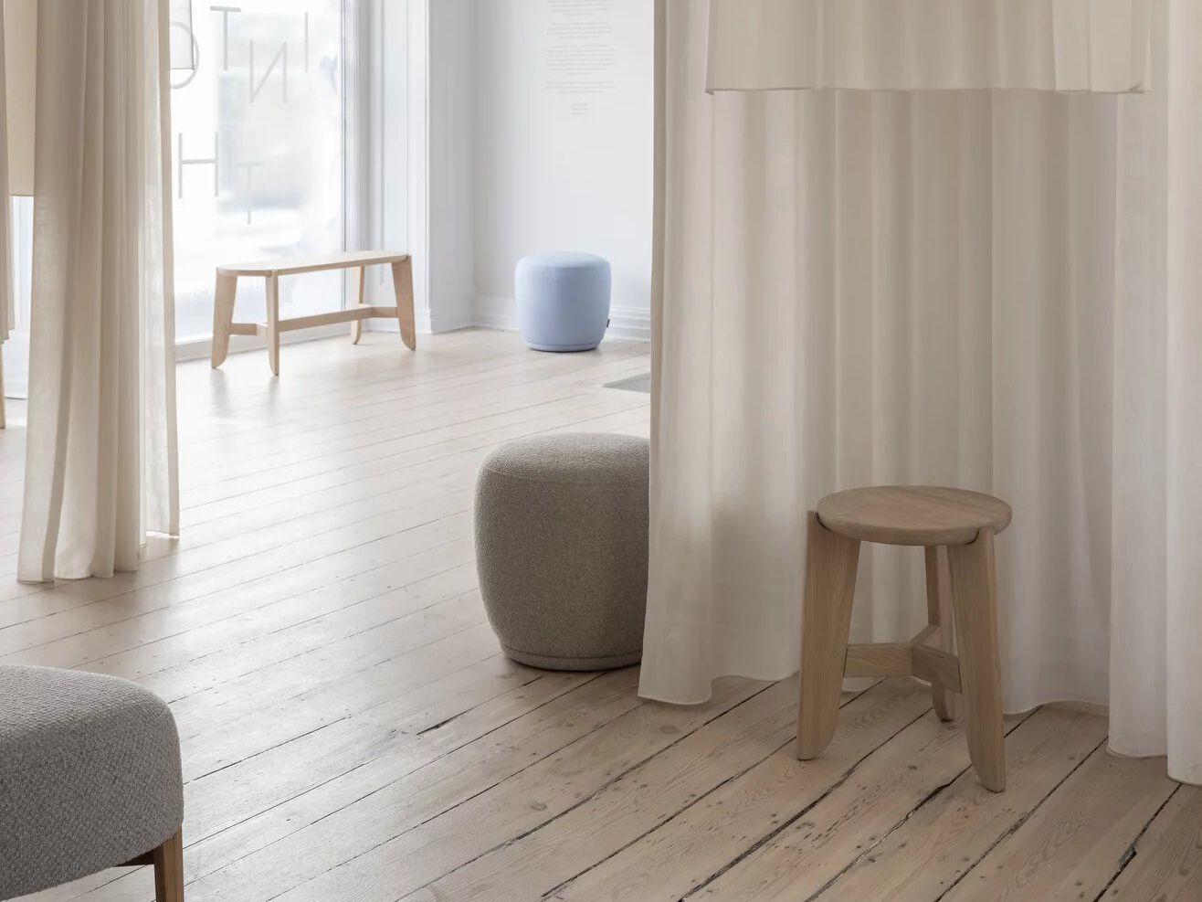 Низкий дубовый стул blomus Eli ARCH-00054590 - Вид №5