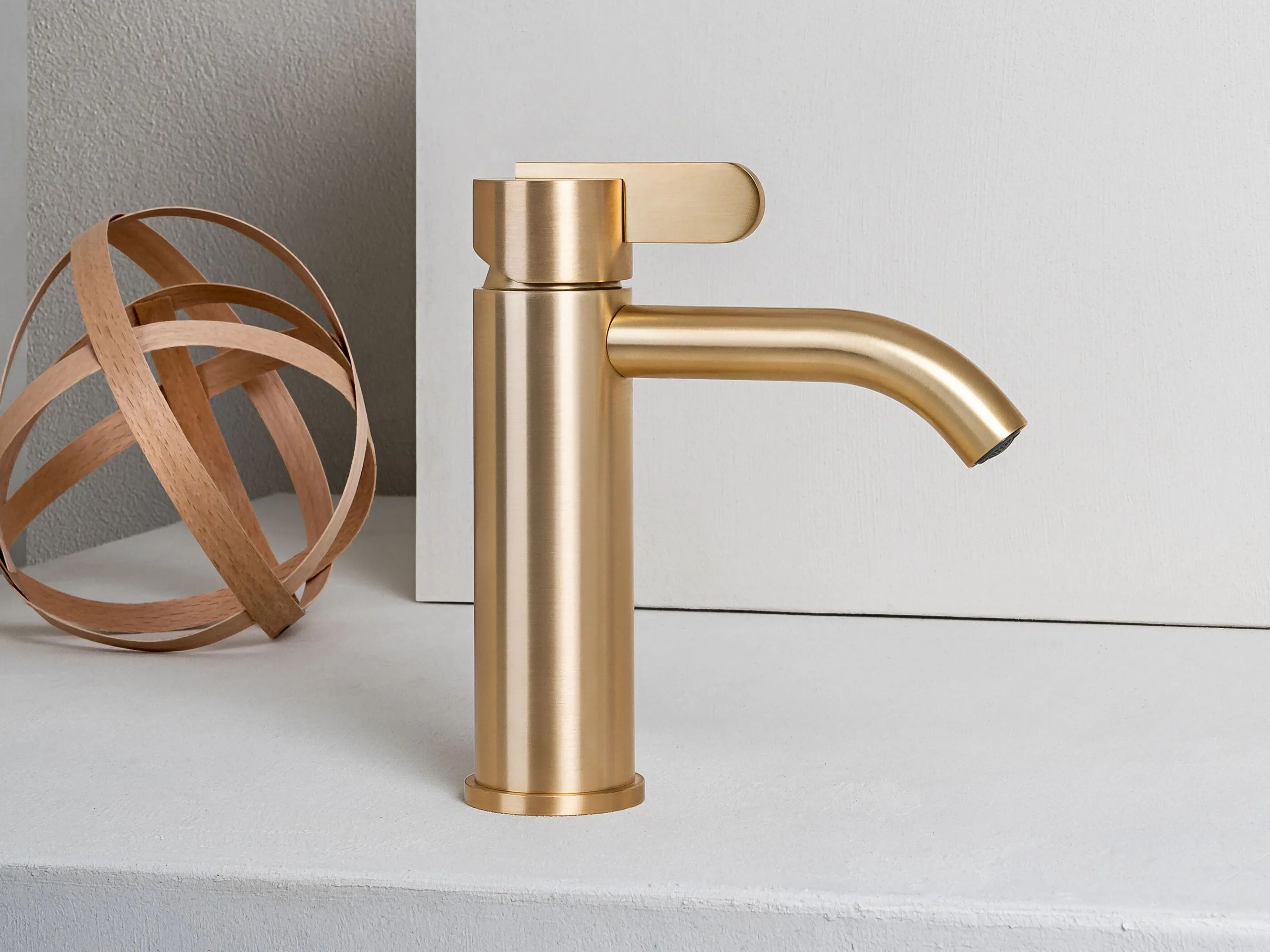 Однорычажный смеситель для раковины QD Magistro Lab Swing ARCH-00129571