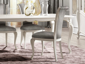 Деревянный мягкий стул