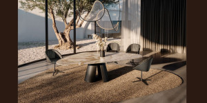 Стол из натурального камня