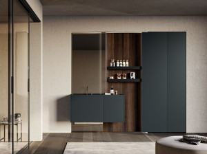 Подвесной туалетный столик с выдвижными ящиками, зеркалом и колоннами